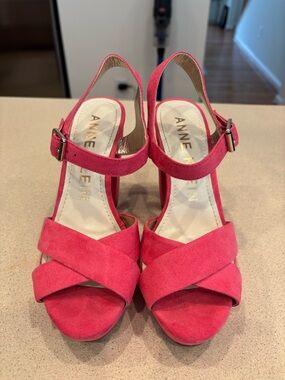 Anne Klein Coral Pink Suede Slingback Heels